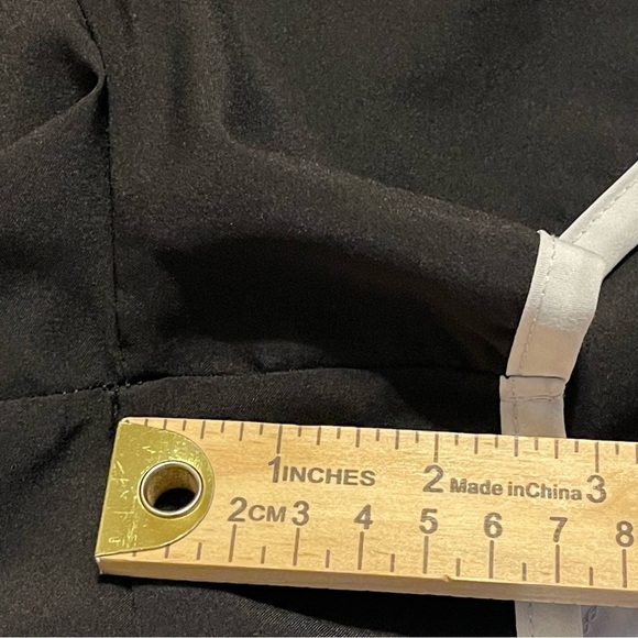 Reebok Women's Active Running Shorts Black, built-In briefs Size Medium - Picture 6 of 10